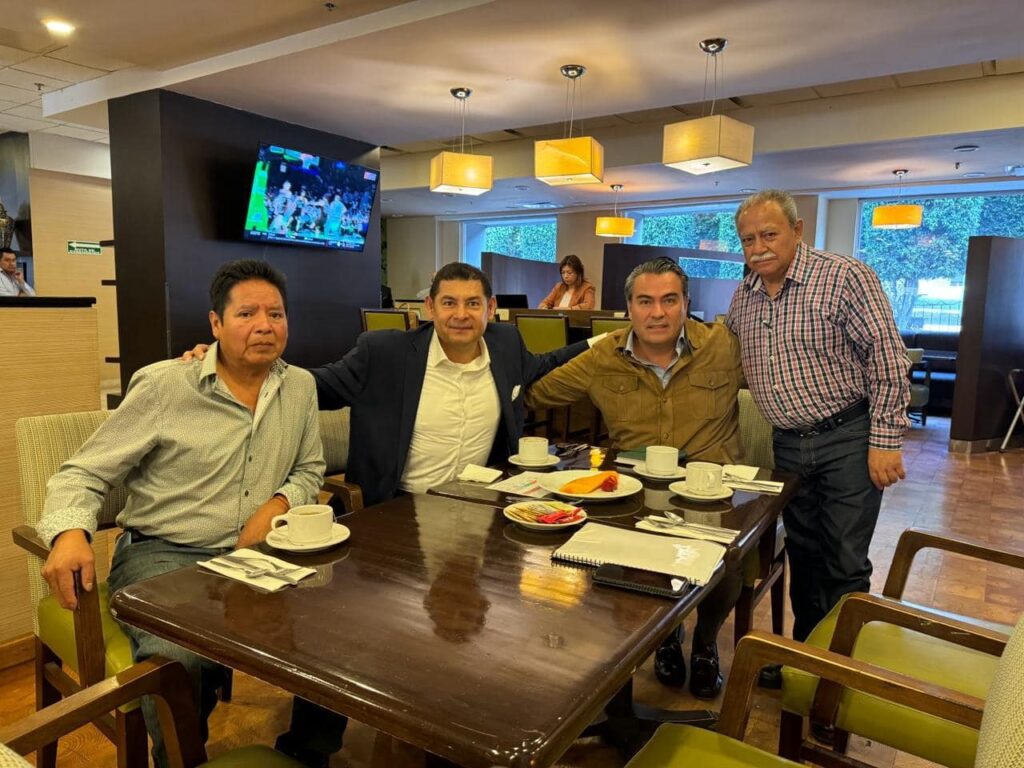 Víctor Correau Galeazzi, suma a otros perfiles