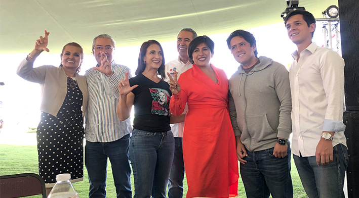 Cumpleaños de Roxana Luna, con músculo político