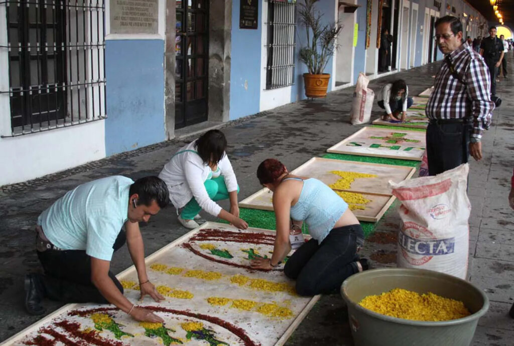 Alfombra en el portal Guerrero, por la tarde del miércoles
