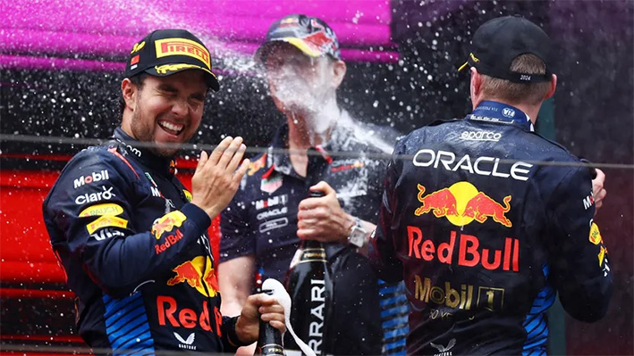 “Checo” sigue en el podio, logra tercer lugar en GP de China; Verstappen gana