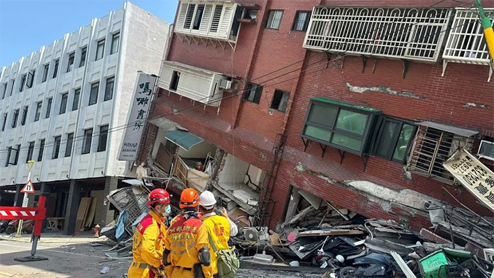 Sube cifra de muertos tras sismo en Taiwán