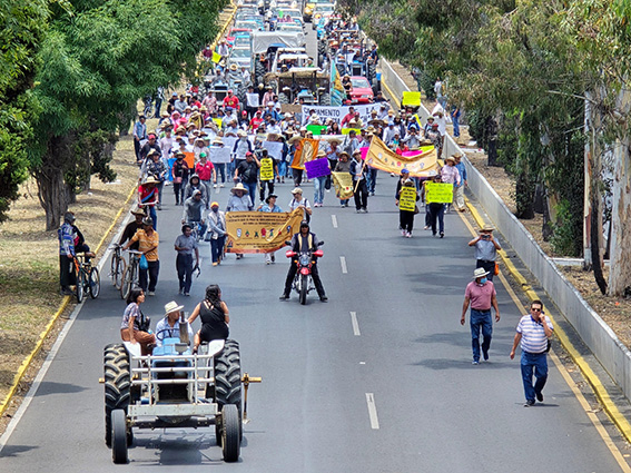 Durante 8 horas, caos vial en la recta a Puebla