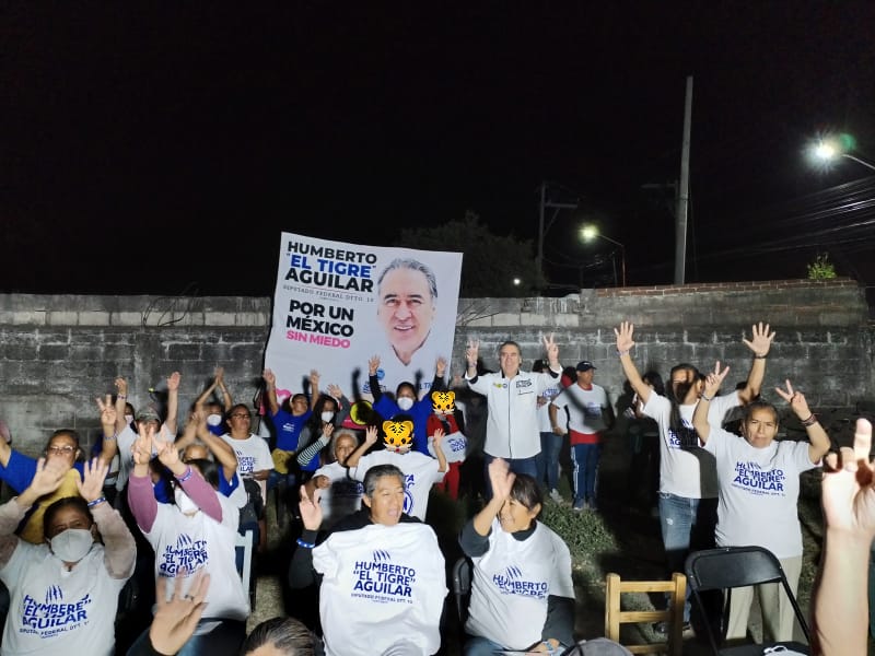 Humberto Aguilar se reúne con vecinos del barrio de Jesús Tlatempa