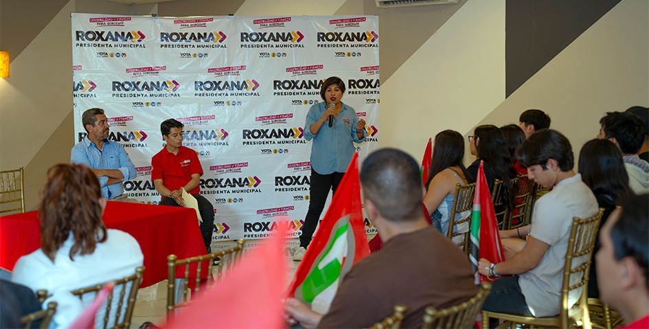 Roxana Luna asistió al foro «Jóvenes X Cholula”