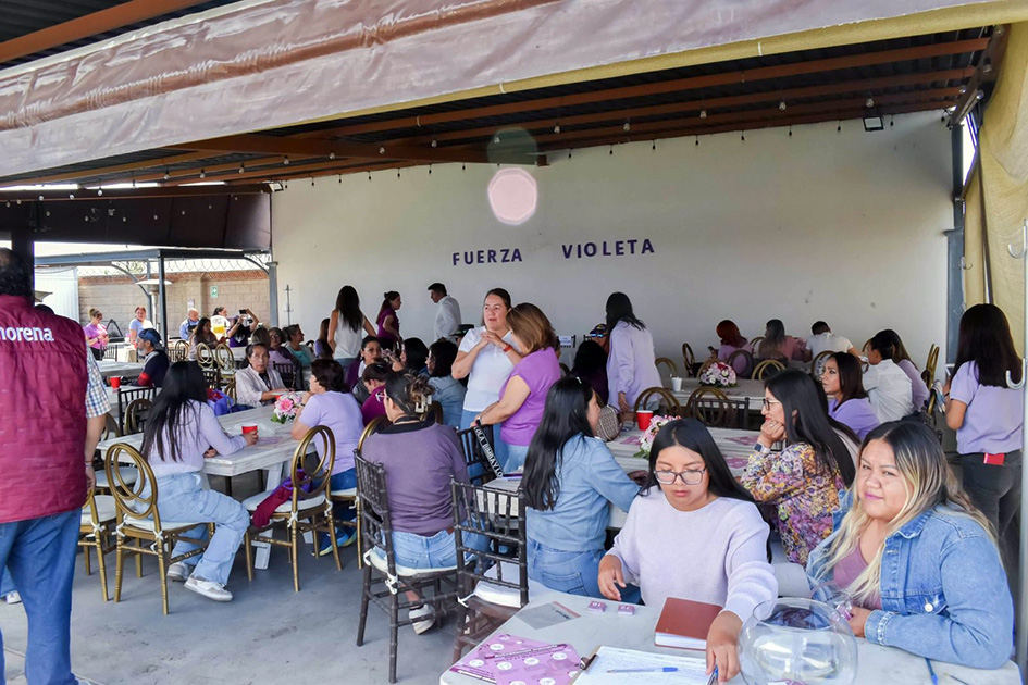 Se reúne Nay Salvatori con colectivo de mujeres de Lomas de Angelópolis