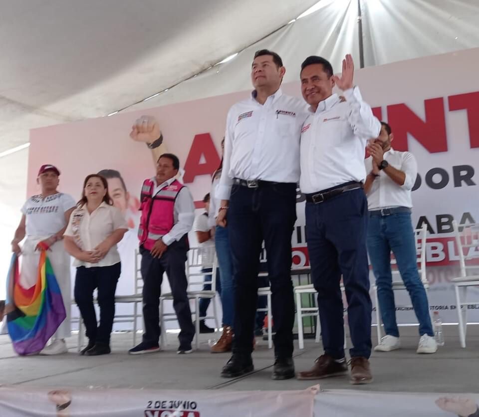 Armando Aguirre mostró músculo en Coronango donde Alejandro Armenta le da total apoyo.