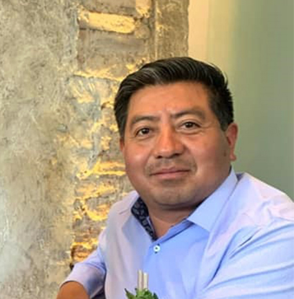 Hoy quiero felicitar a las mamás: Alejandro Cuaxiloa