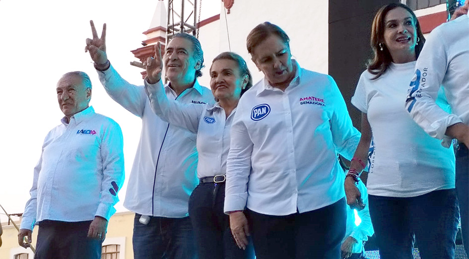 Humberto Aguilar respalda a Roxana Luna en cierre de campaña de San Pedro Cholula