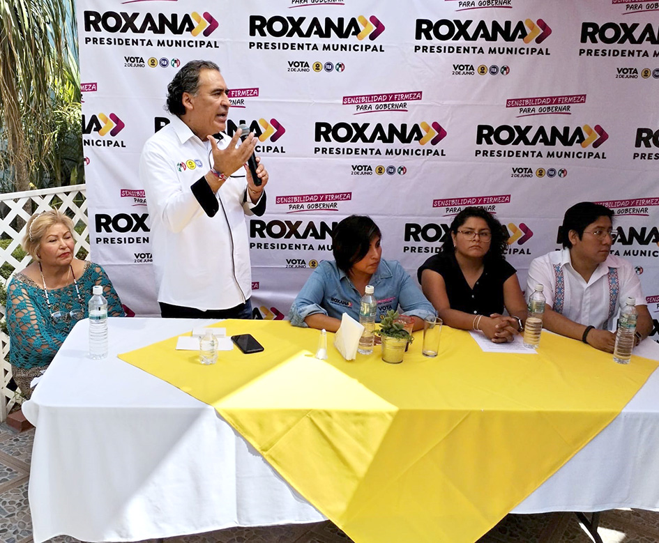 Humberto Aguilar festeja a las madres en San Pedro Cholula