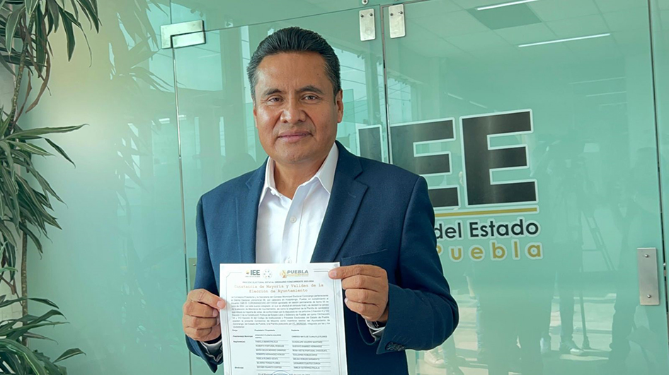 Recibió Armando Aguirre constancia como presidente municipal de Coronango
