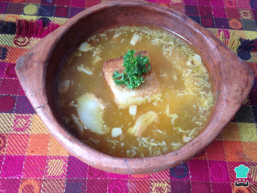 Sopa de ajo casera