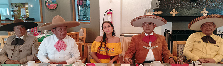 Charros anuncian coronación de Elizabeth I