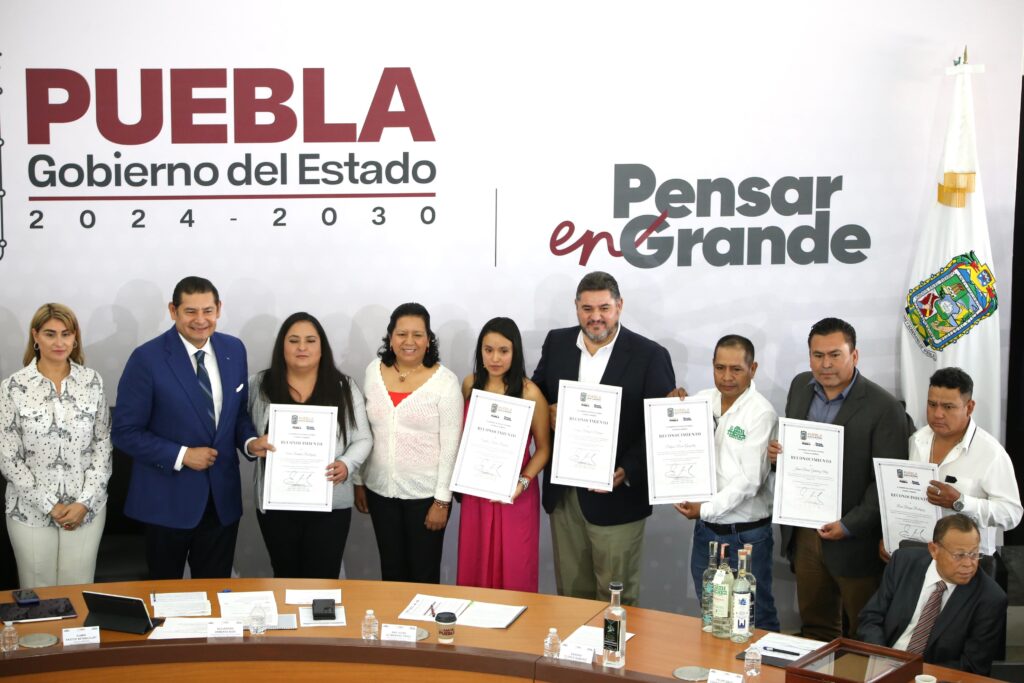 Puebla brilla con 60 medallas en Concurso Nacional de Marcas de Mezcal 2025