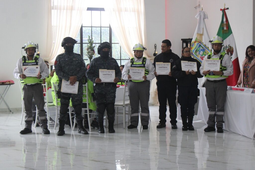 Reconoce Armando Aguirre labor indispensable de paramédicos de Coronango