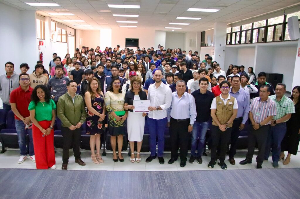 Estudiantes de UTH fortalecen conocimientos en el área de emprendimiento, reforzando las acciones del gobernador Alejandro Armenta.