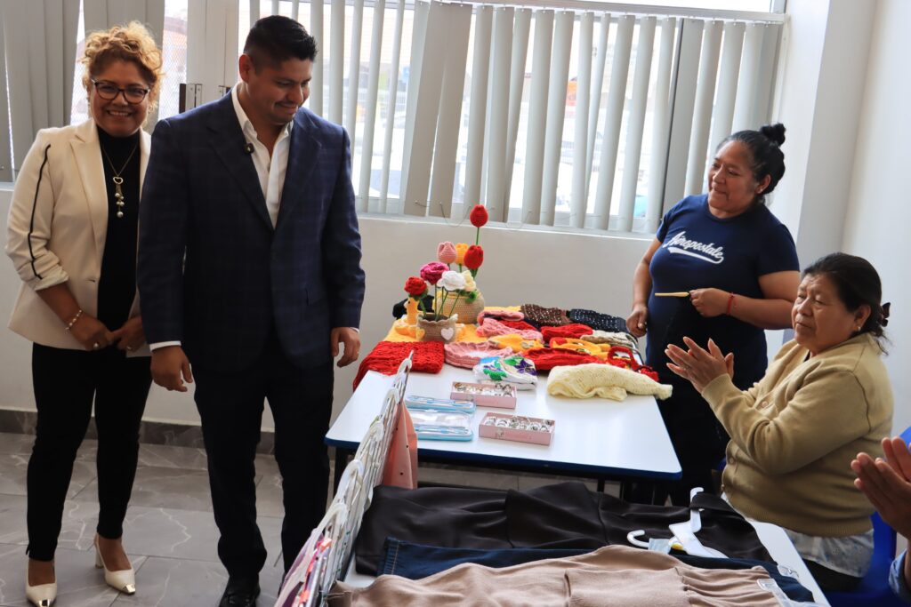 DIF Cuautlancingo impulsa economía de adultos mayores con la iniciativa “Venta de todo un poco