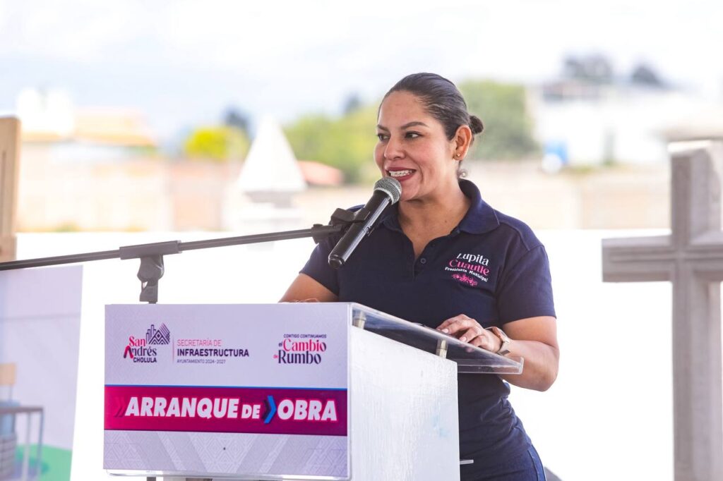 Inicia Lupita Cuautle obra en el panteón municipal de Santa María Tonantzintla