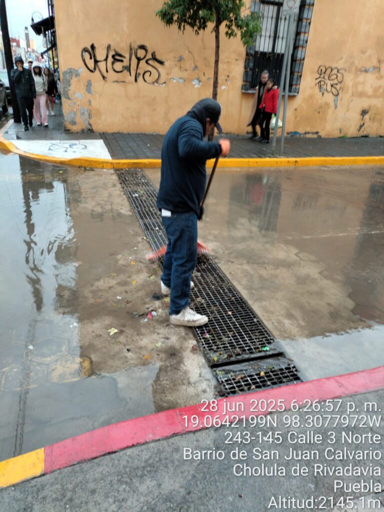 Gobierno de San Pedro Cholula atiende contingencia por lluvias con saldo blanco