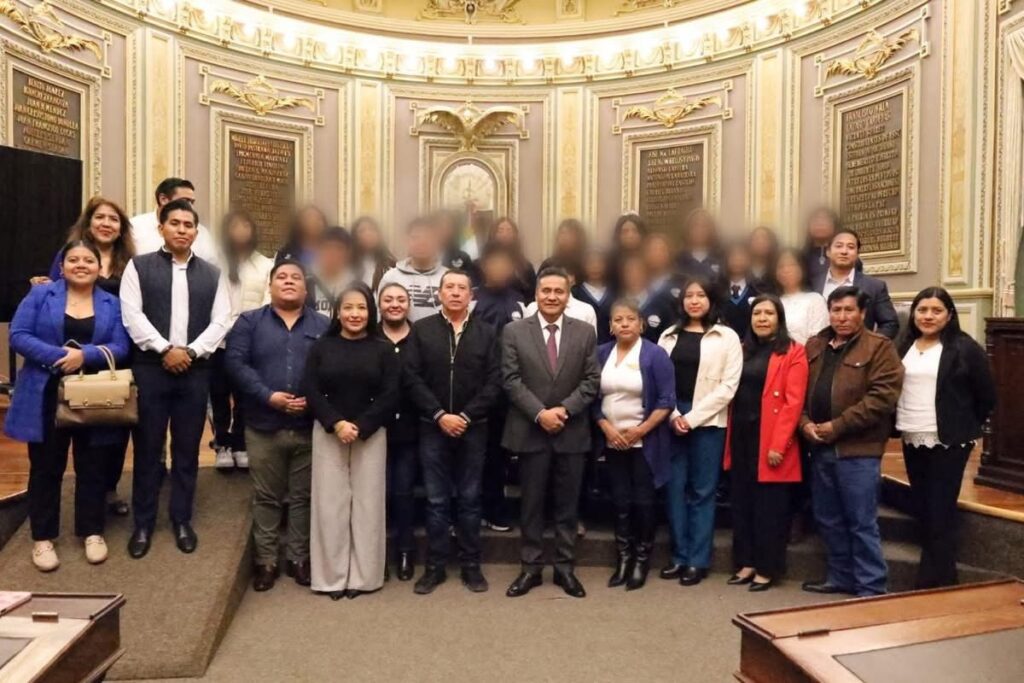 Estudiantes del Bachillerato Francisco de Asís visitan el Congreso del Estado en recorrido formativo