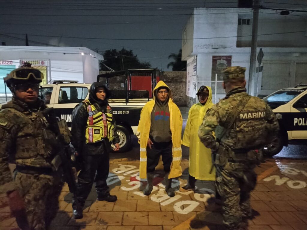 Gobierno de Cuautlancingo realiza trabajos urgentes de desazolve ante las intensas lluvias de este sábado