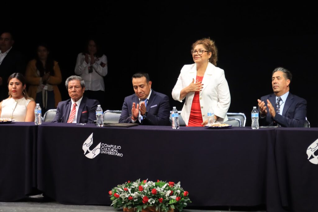 El SMDIF comprometido con impulsar la educación en Cuautlancingo: Tere Alfaro