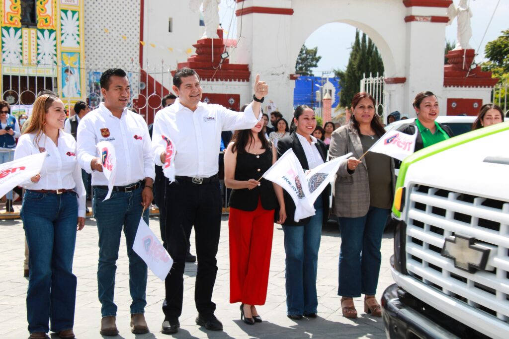 Alejandro Armenta y Roberto Solís Entregan Apoyos y dan Banderazo a Nuevas Unidades Vehiculares para Fortalecer el desarrollo de Huejotzingo