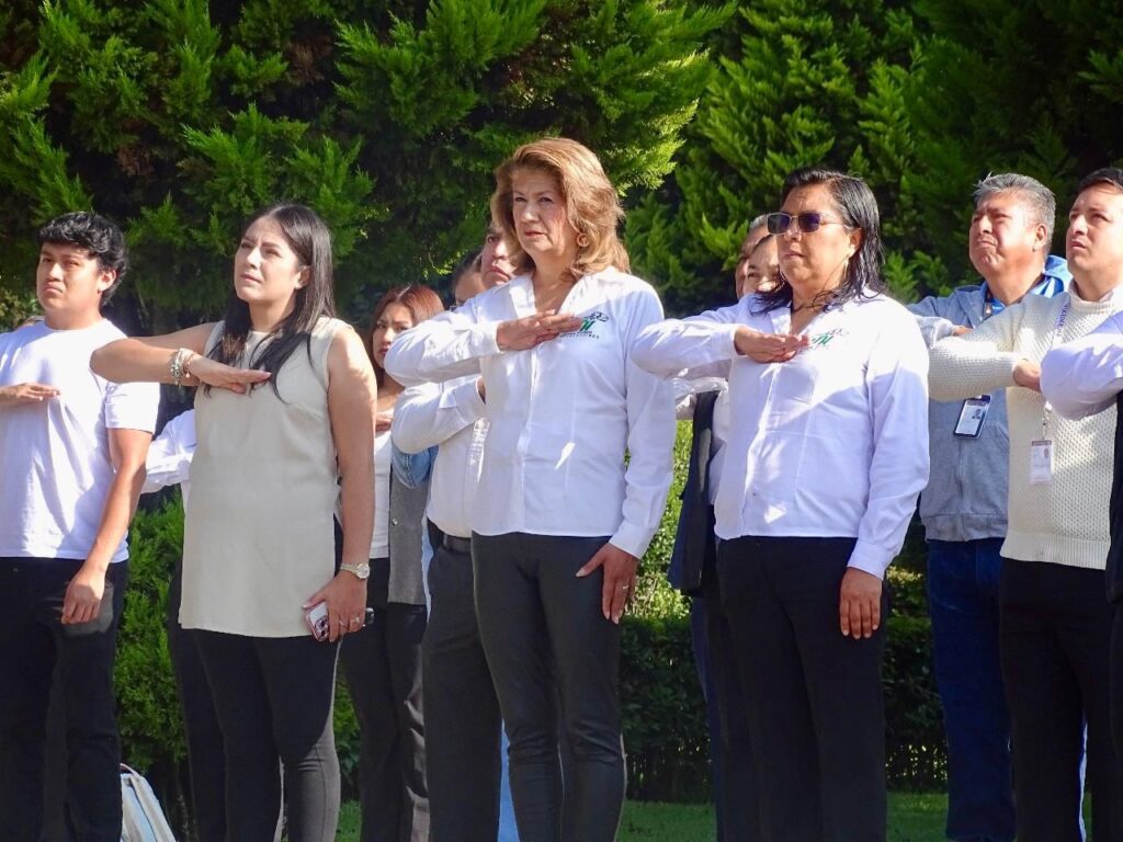 CEREMONIA CÍVICA EN LA UTH