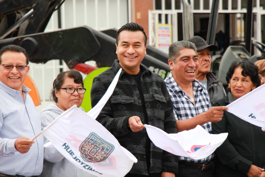 Cumple Roberto Solís: Arranca obra de “Rescate Carretero” en San Luis Coyotzingo