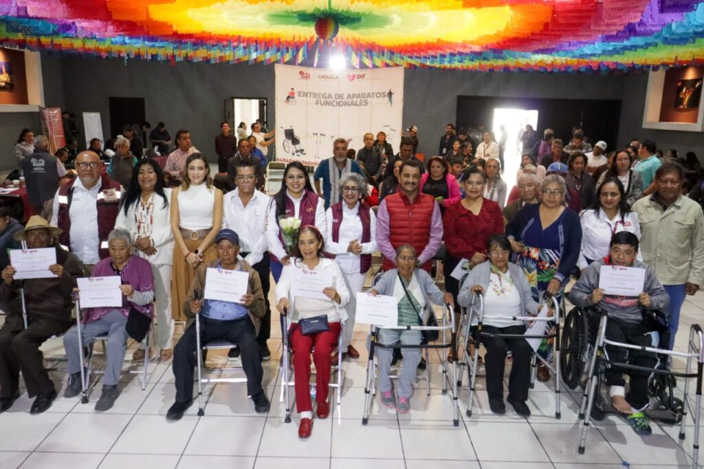 DIF ENTREGA APARATOS FUNCIONALES A PERSONAS CON DISCAPACIDAD