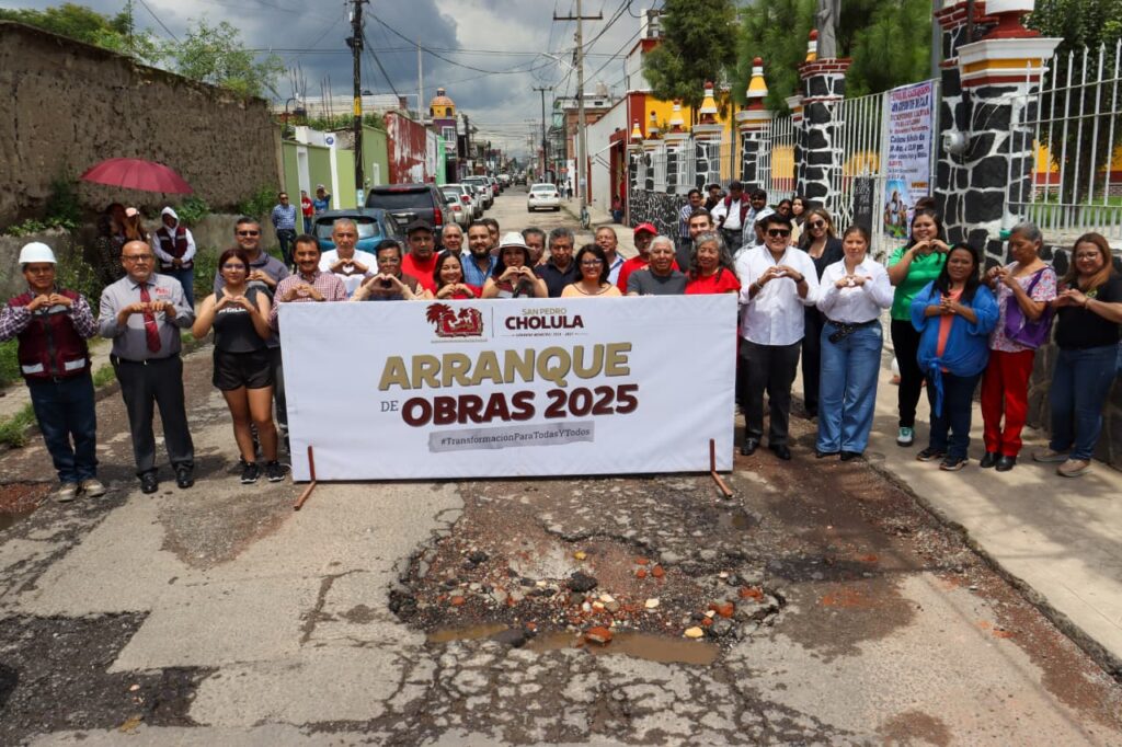 Continúa Gobierno de Tonantzin Fernández rehabilitando calles de San Pedro Cholula
