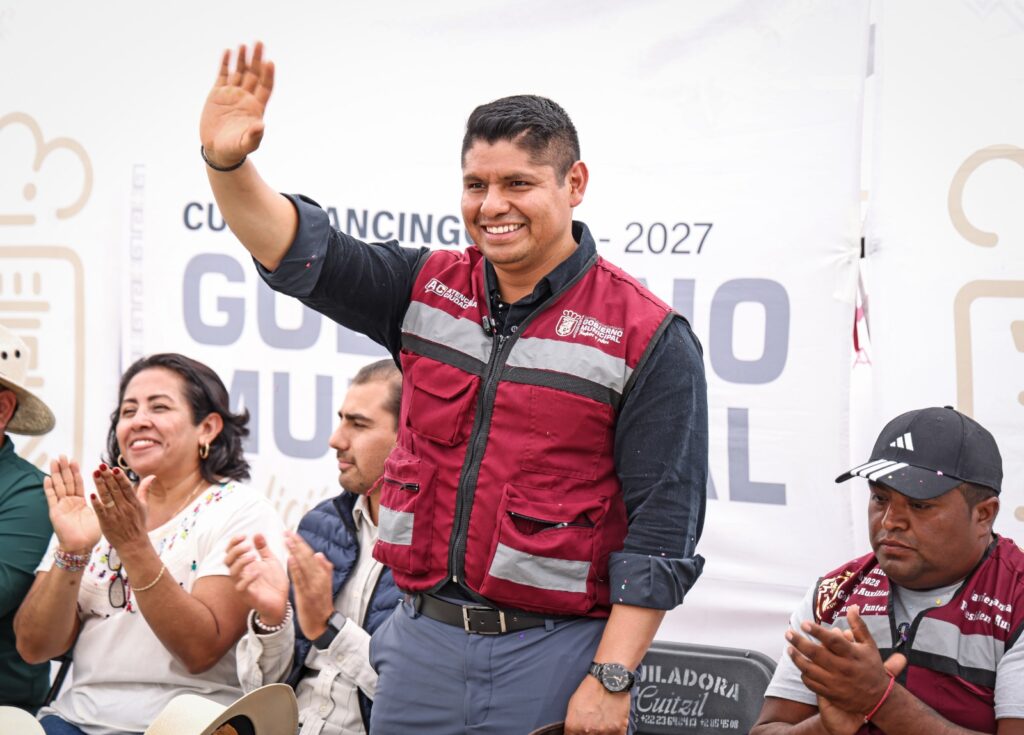 Omar Muñoz continúa dignificando las vialidades de Cuautlancingo