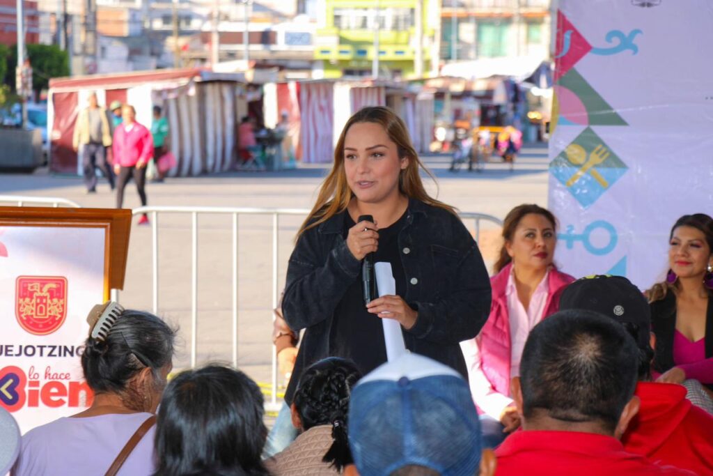 Shamy Spezia encabeza entrega de apoyos alimentarios a población vulnerable en Huejotzingo