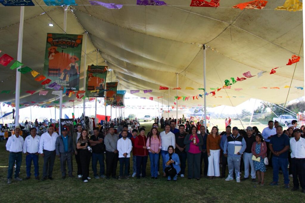 Inauguran la cuarta Feria Agro artesanal del Tejocote en Santa María Atexcac