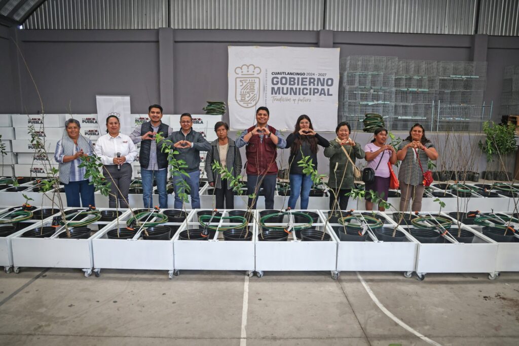 Entregan 55 huertos y 70 gallineros para fortalecer el campo en Cuautlancingo