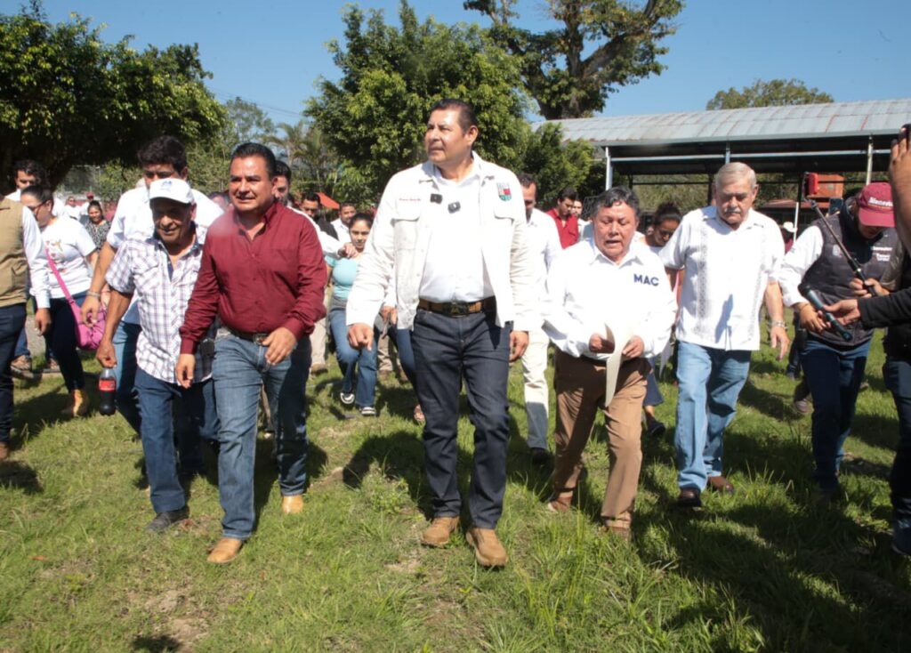 GOBERNADOR ARMENTA REFRENDA APOYO A MICRORREGIÓN DE XICOTEPEC Y SUPERVISA AVANCE DE OBRAS