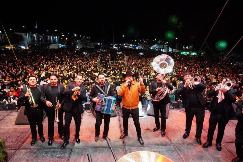 Lleno total el concierto de Fidel Rueda en “Las Mascaritas”; Huejotzingo impulsa cultura y turismo rumbo al Carnaval 2026