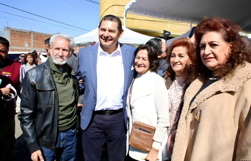 AMOR CON AMOR SE PAGA, GOBERNADOR ARMENTA LLEVA BENEFICIOS AL NORTE DE LA CAPITAL