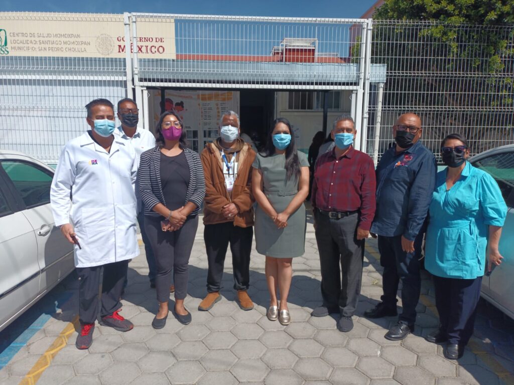 Tonantzin Fernández refuerza jornada de vacunación contra el sarampión en Santiago Momoxpan