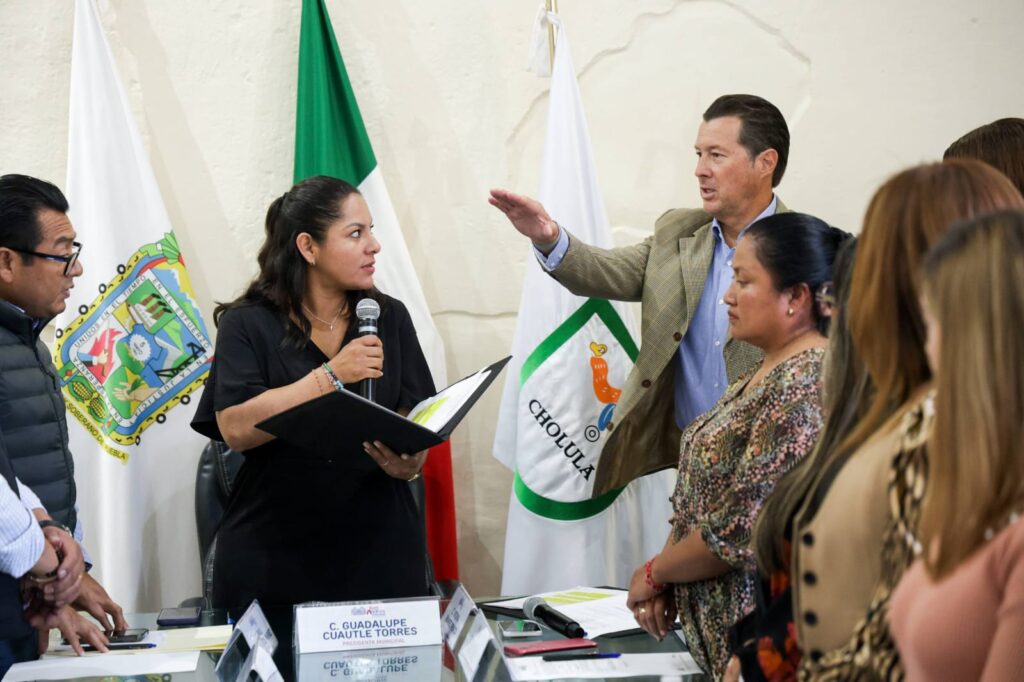 Cabildo de San Andrés Cholula aprueba licencia temporal a regidor