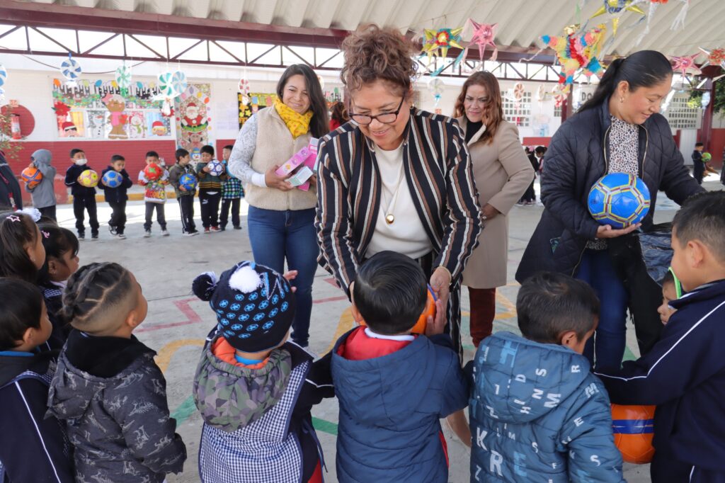 Tere Alfaro impulsa acciones a favor de la niñez