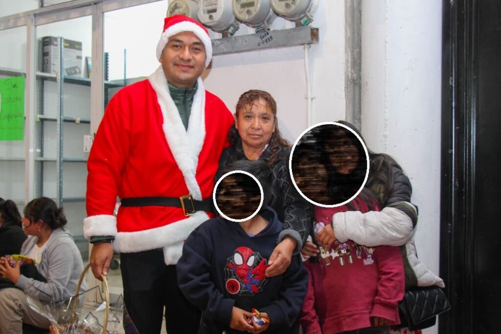 Huejotzingo vive la magia de la Navidad con multitudinario Desfile Navideño