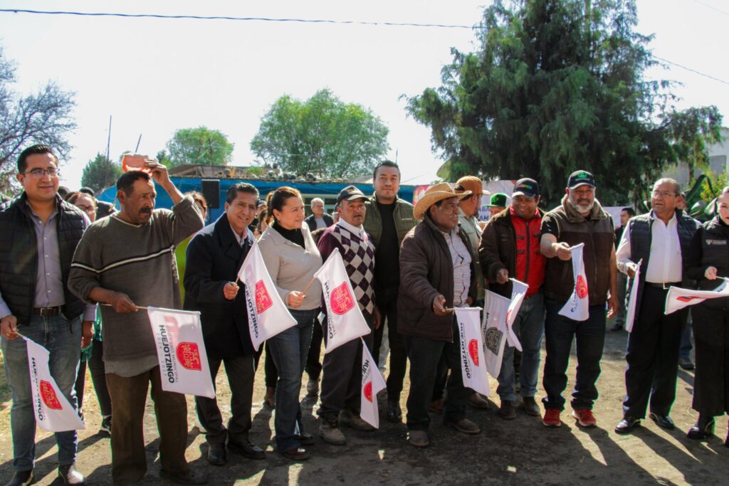 Roberto Solís agradece participación ciudadana tras concretarse obras de agua potable y drenaje en Santa Ana Xalmimilulco