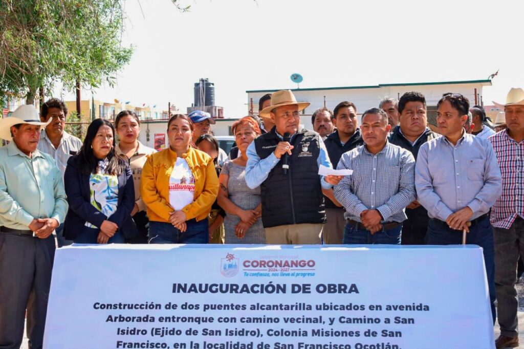 Entrega Armando Aguirre dos puentes en beneficio de productores