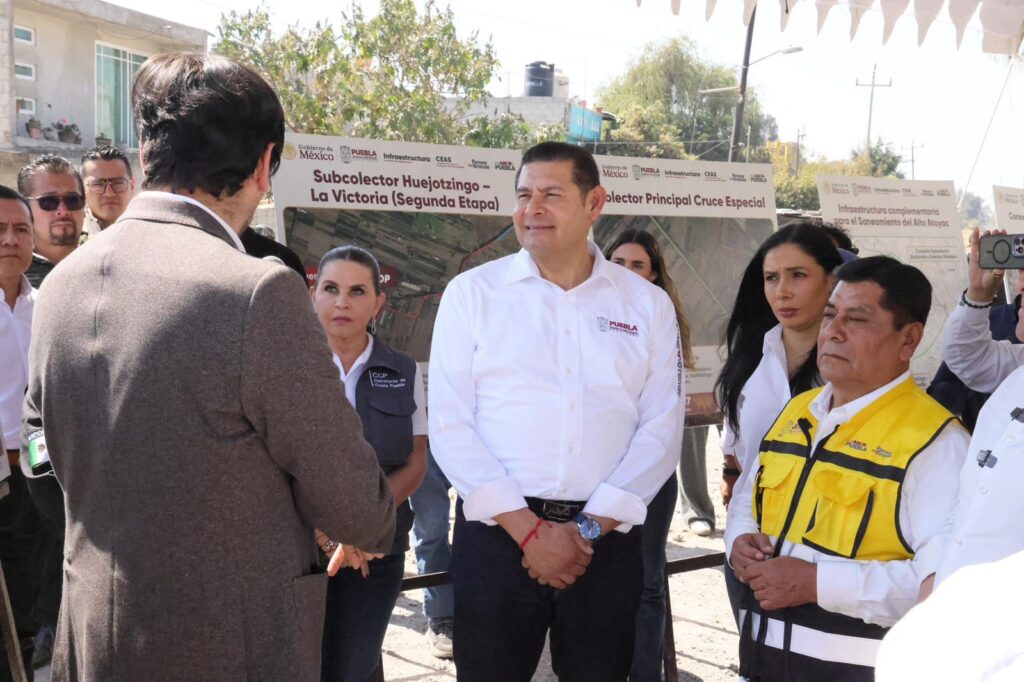 GOBIERNO ESTATAL MEJORA CALIDAD DEL AGUA CON OBRA DE SANEAMIENTO DEL ATOYAC