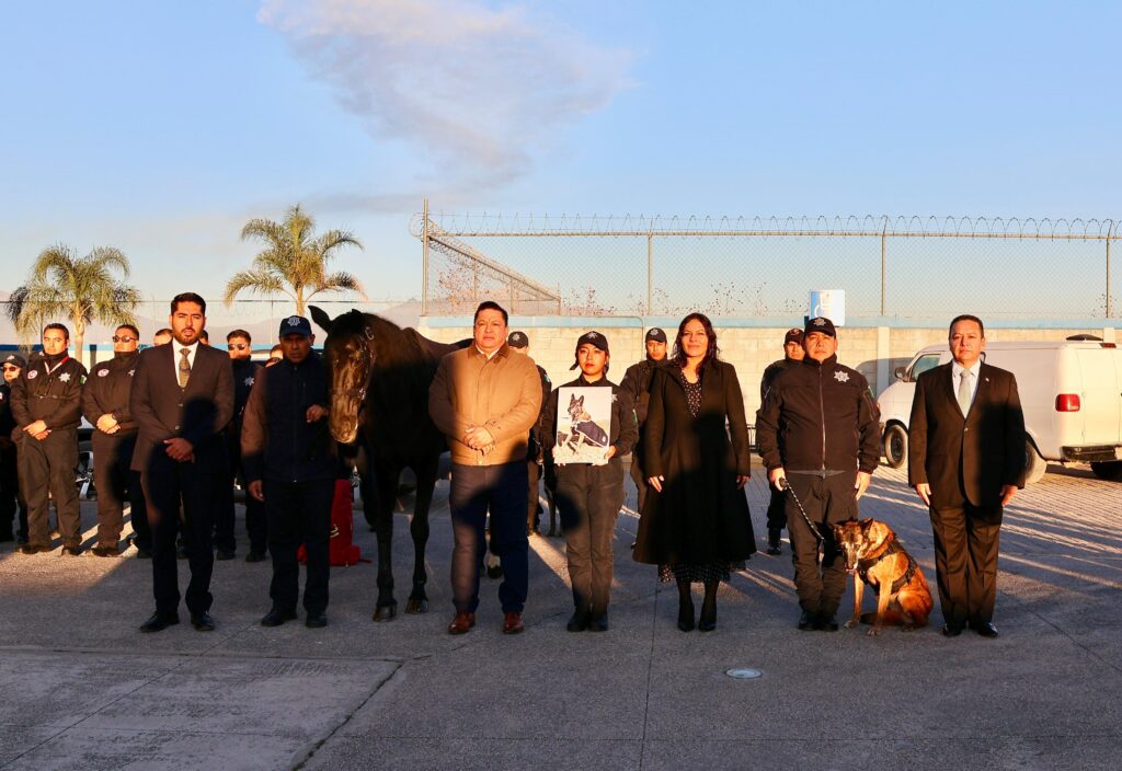 En Ceremonia Lupita Cuautle retira ejemplares de la Policía Montada y Unidad Canina