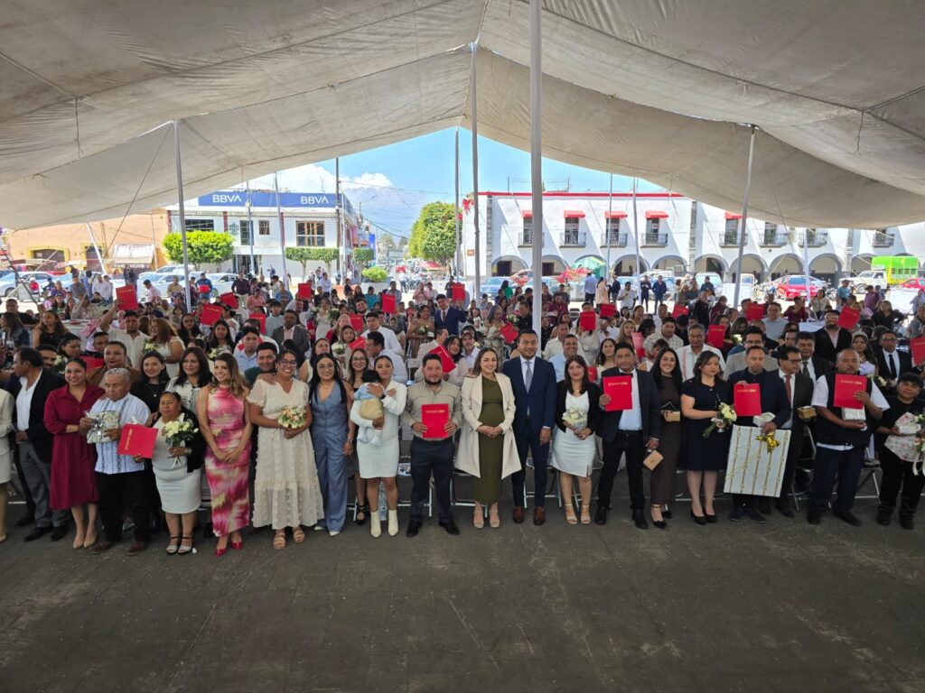 Huejotzingo: Más de 40 parejas celebran Bodas Comunitarias gratuitas y obtienen certeza jurídica