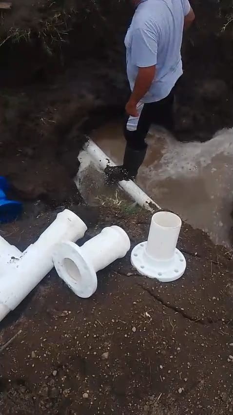 VIDEO DESATA POLÉMICA EN HUEJOTZINGO: Señalan a exdirector del SOSAPAHUE por presunta conexión irregular mientras barrios permanecían sin agua