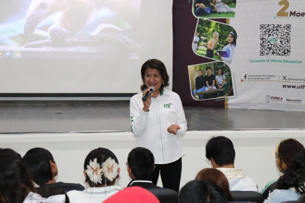 Recibe UTH a cientos de aspirantes en su jornada de puertas abiertas.
