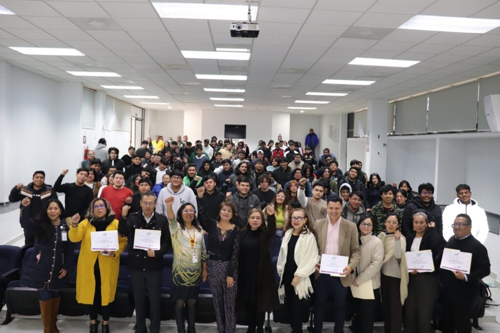 Destacan especialistas la importancia de aprovechar las becas estudiantiles