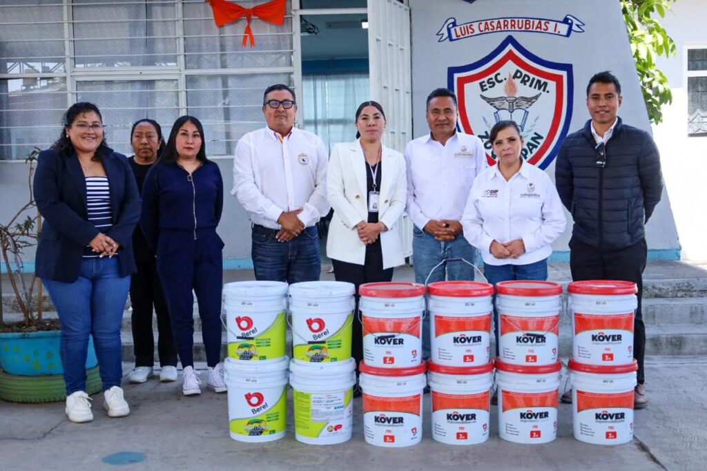 Entrega de pintura e impermeabilizante fortalece la infraestructura escolar en Coronango